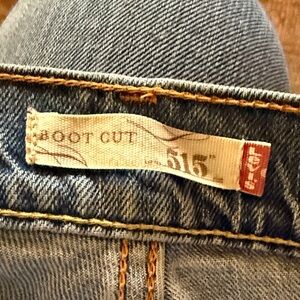 Cool 😎 Levi's 515 Boot Cut Jeans in Denim Blue